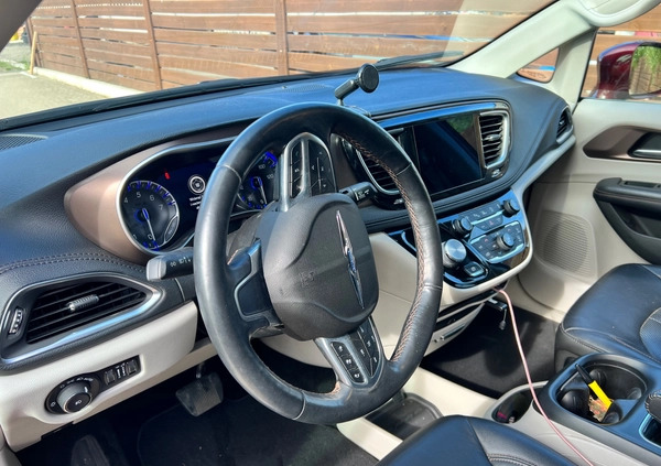 Chrysler Pacifica cena 129700 przebieg: 35800, rok produkcji 2019 z Kuźnia Raciborska małe 497